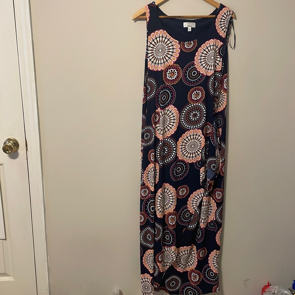 Large Signature by Robbie Bee dress. Multicolor design/print.